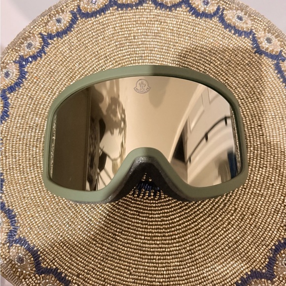 Moncler Army Green Gold Ski Snow Goggles New Never Worn W/Original Case - Picture 9 of 13